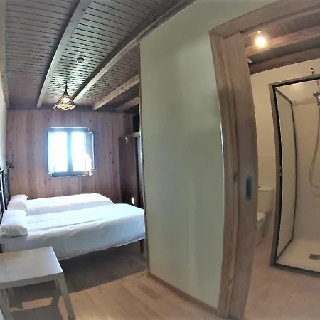 A Reboleira - Casa Nunez بيت شباب